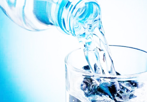 平时多喝水促进消化